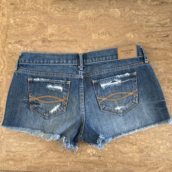 Abercrombie & Fitch distressed Jean shorts size 27 - Picture 2 of 5